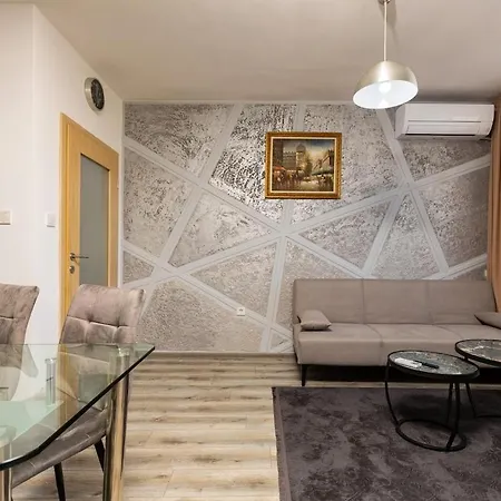 Square Slivnitsa 2br 5 Minutes From Center