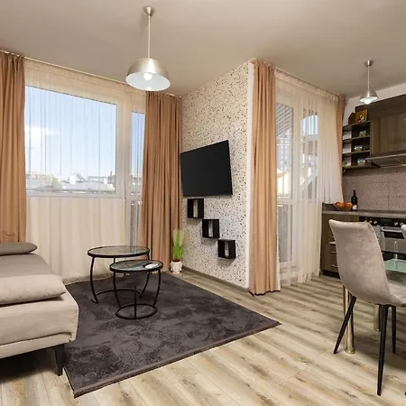 Square Slivnitsa 2br 5 Minutes From Center شقة