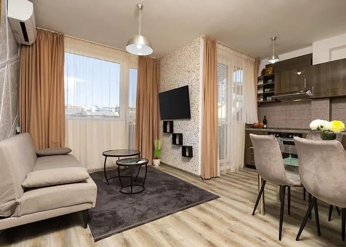 Square Slivnitsa 2br 5 Minutes From Center Lejlighed